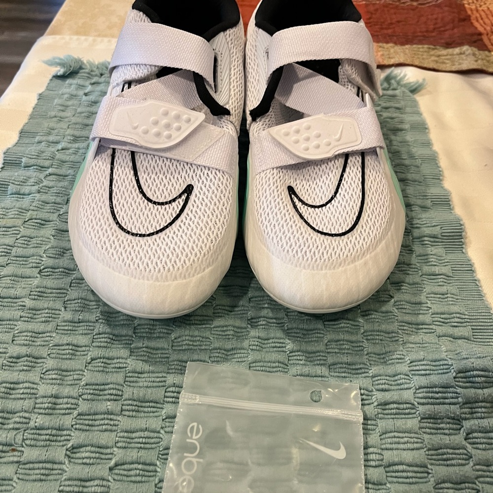 Women’s Nike cleats. Never used. Size 7.